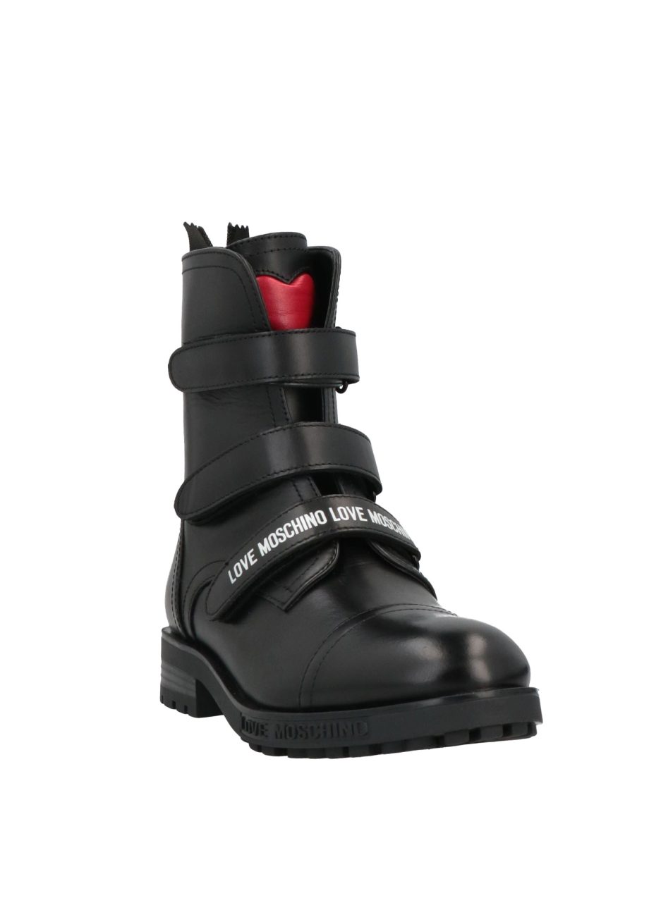 LOVE MOSCHINO